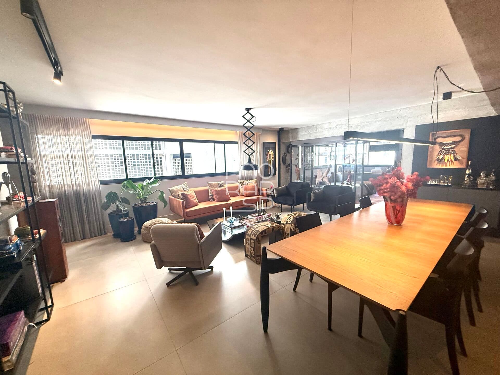 Apartamento à venda nos Jardins com 2 dormitórios e escritório em projeto contemporâneo
