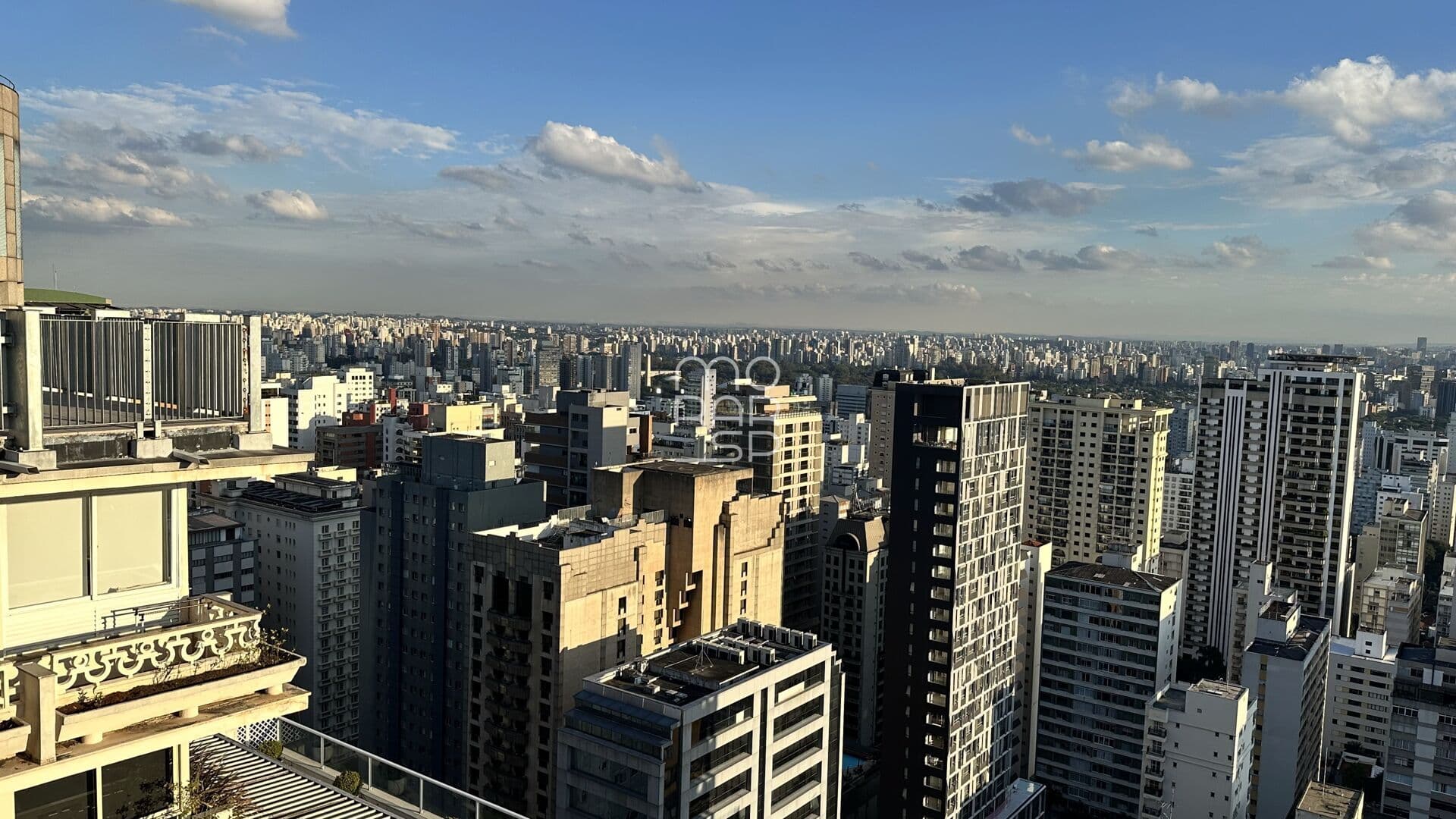 Prédio Icônico do Renomado arquiteto João Artacho Jurado na Paulista. Localização espetacular