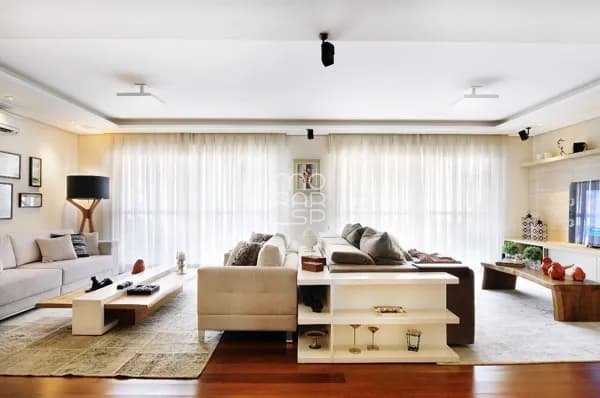 Apartamento Reformado com 4 quartos 3 suítes e terraço
