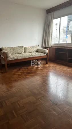 Apartamento para reforma na frente da estação do metrô da Oscar Freire