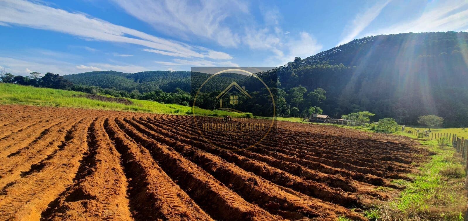 Lote/Terreno em Jambeiro - Centro