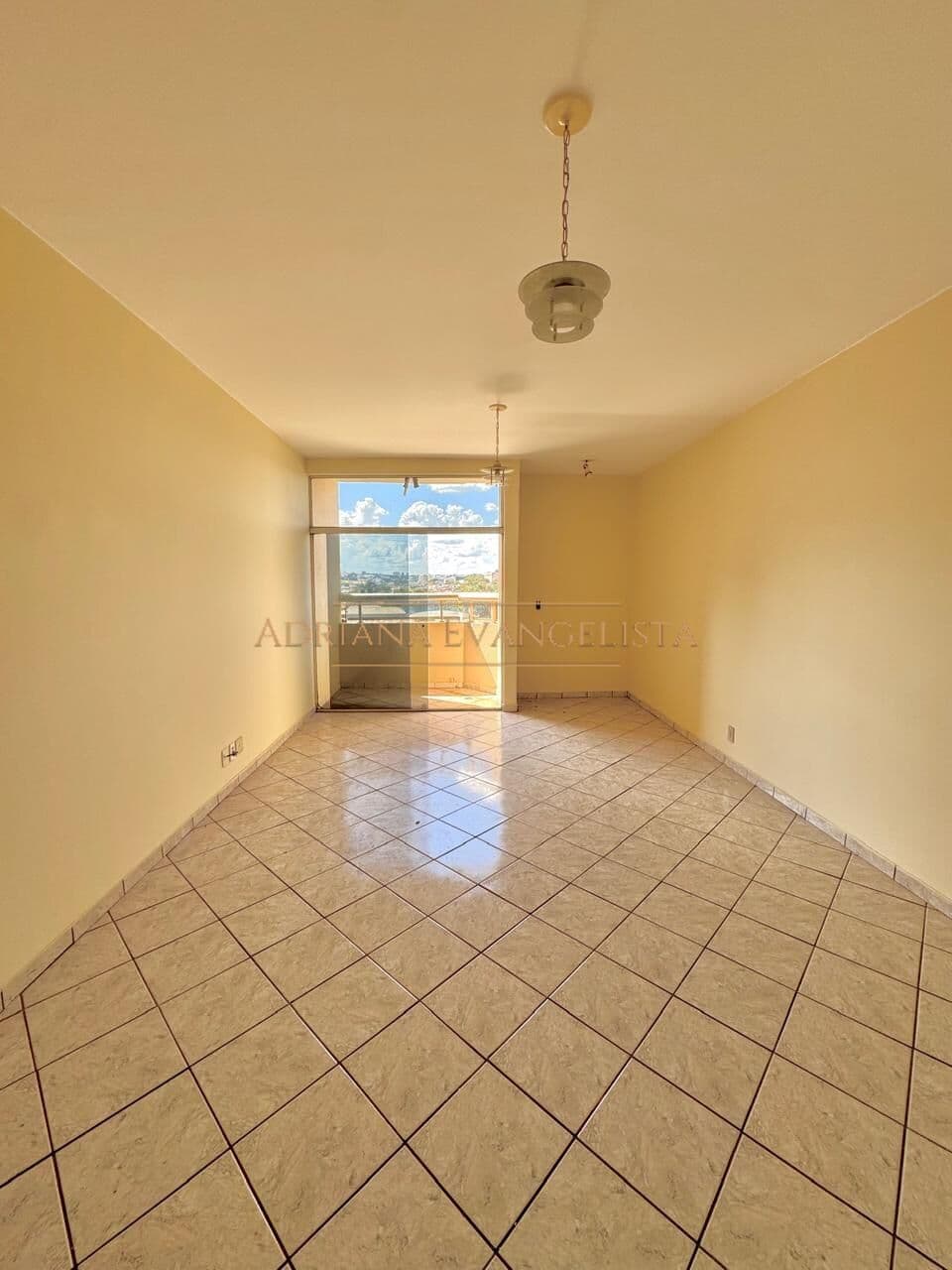 Apartamento à venda no bairro Batista em Anápolis