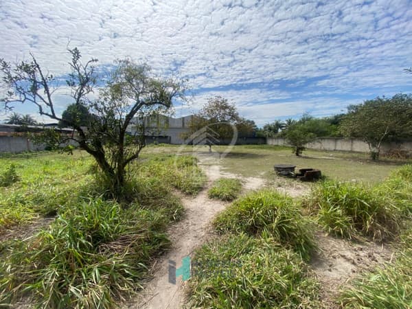 Terreno à venda no bairro Capivari em Duque de Caxias/RJ