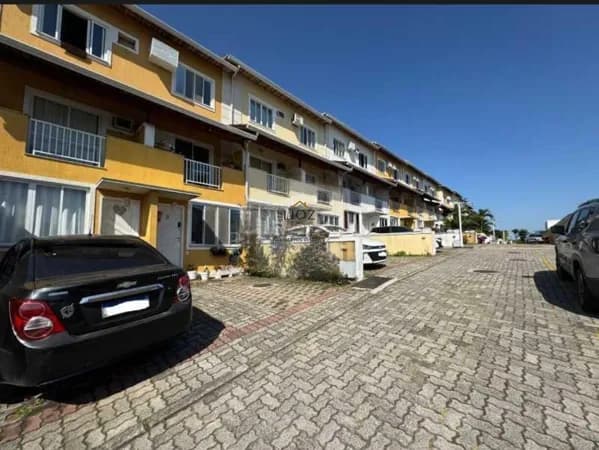 Casa Triplex para Alugar na Taquara | 4 Suítes | 2 Vagas | Condomínio com Lazer