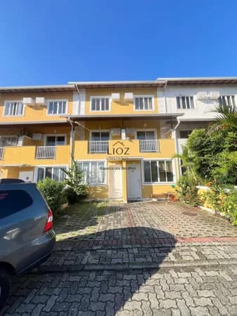 Casa Triplex para Alugar na Taquara | 4 Suítes | 2 Vagas | Condomínio com Lazer