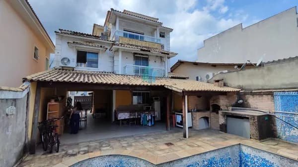 🏡 Casa de Alto Padrão – 4 Quartos (3 Suítes) – Campo Grande RJ