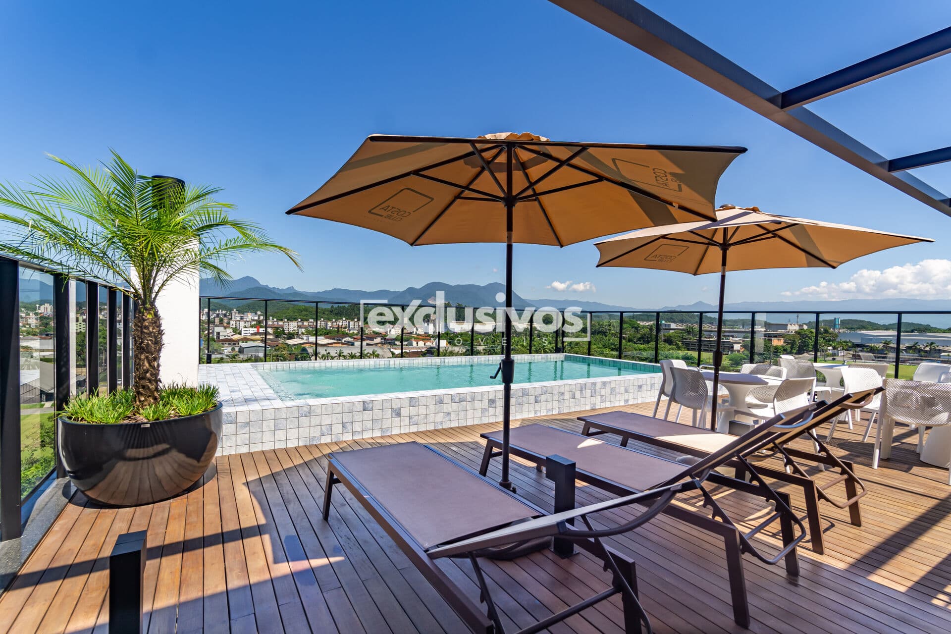 Apartamento no Costa Club no Costa e Silva (1 SuÍte + 2 qtos) 86m2 privativos