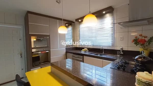Casa averbada à venda no Saguaçú com 3 quartos por R$1.150.000,00