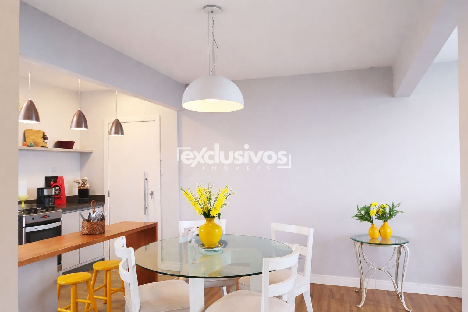 Apartamento mobiliado à venda em Piçarras com 2 quartos por R$695.000,00
