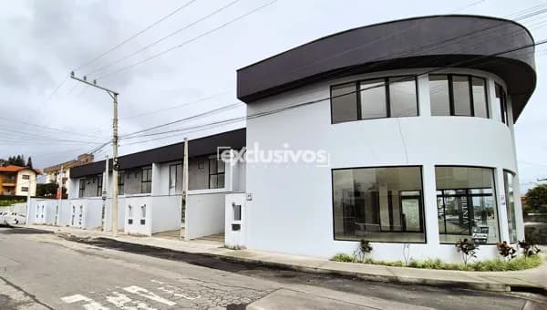 Lindo sobrado com 2 suítes à venda no Costa e Silva por R$ 450.000,00*