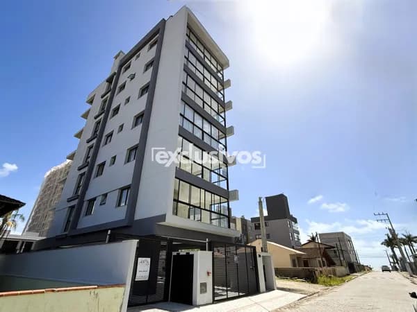 Apartamento 3 dormitórios no bairro Itacolomi, poucos passos da praia em Balneário Piçarras/SC