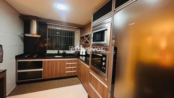 Sobrado Geminado com 111m², 1 suíte + 2 quartos, no Nova Brasilia em Joinville/SC