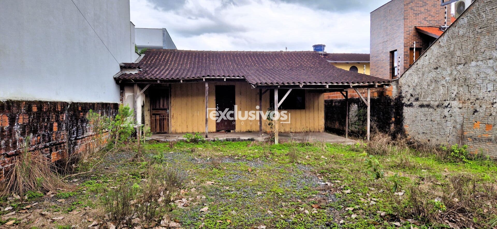 Terreno Plano com 240m² à Venda na Rua das Labiattas, Vila Nova - Joinville/SC por apenas R$ 325.000,00