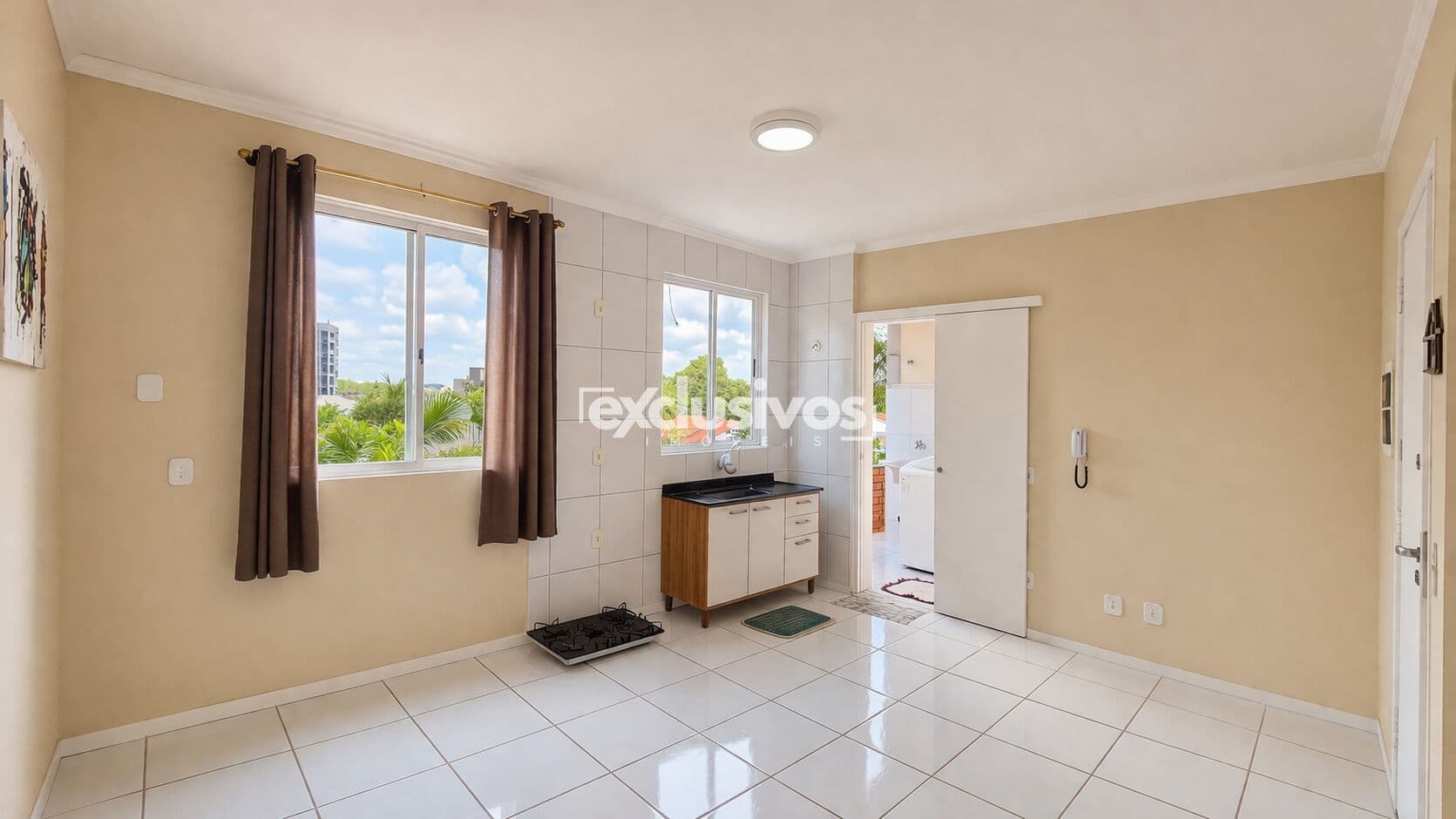 Apartamento 1 quarto semi mobiliado 61m² privativos à venda no Bom Retiro, em Joinville/Sc