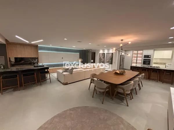 Apartamento espetacular no coração do América em Joinville 3 ou 4 suítes.