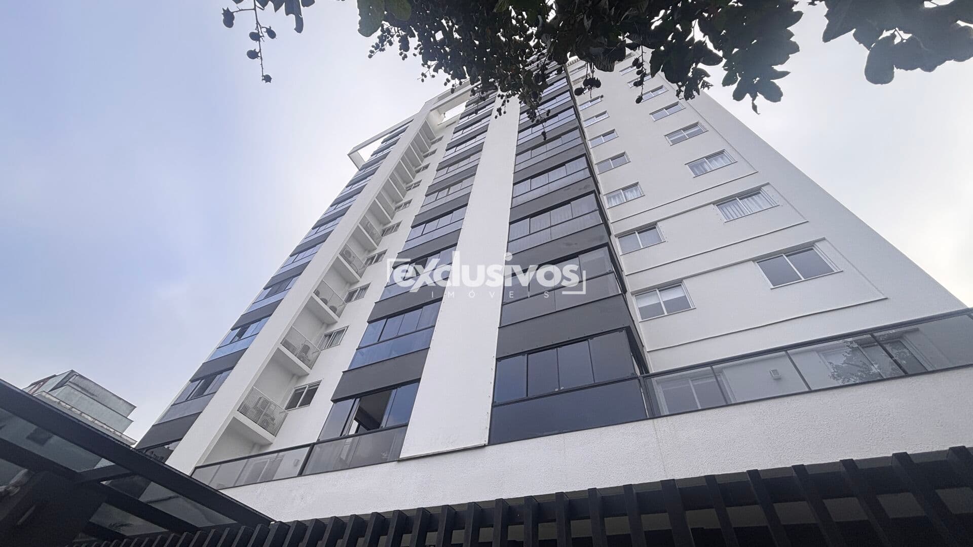 Apartamento todo Mobiliado no Anita Concept por 589 mil!
