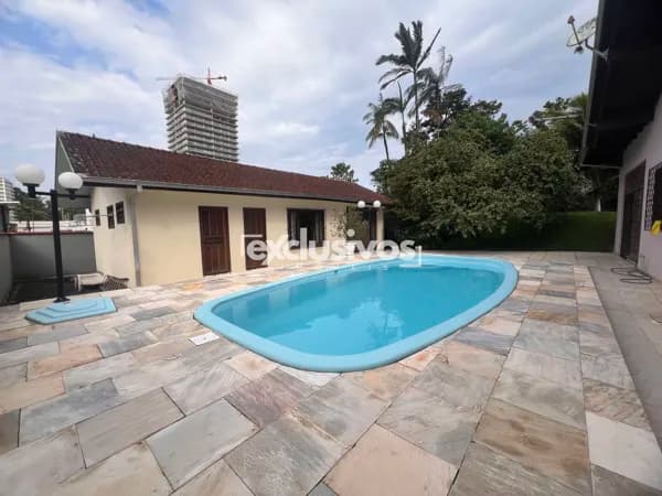 Casa mobiliada com pisicna em localização privilegiada na divisa do Atiradores/Anita Garibaldi em Joinville/SC