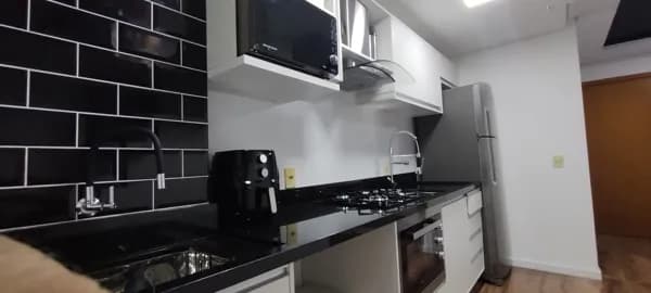 Apartamento no Floresta por 339 mil com elevador.