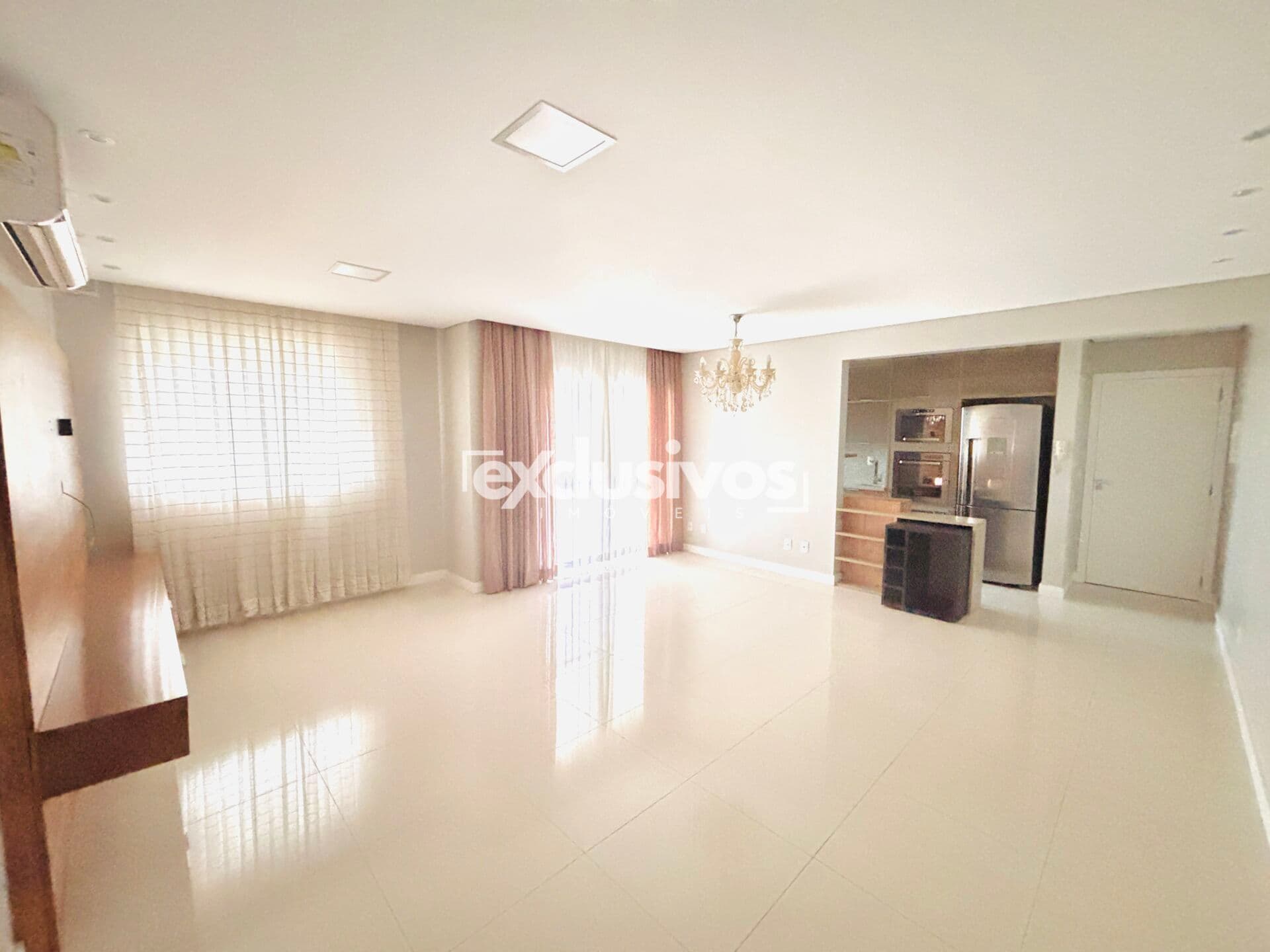 Apartamento Semi mobiliado no Costa e Silva 1 suíte + 2 Qtos por 747 mil