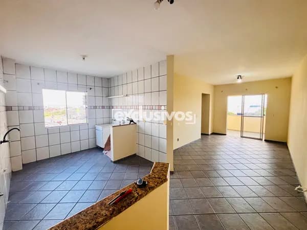 Apartamento com 2 quartos super espaçoso entre Adhemar Garcia e Fátima.