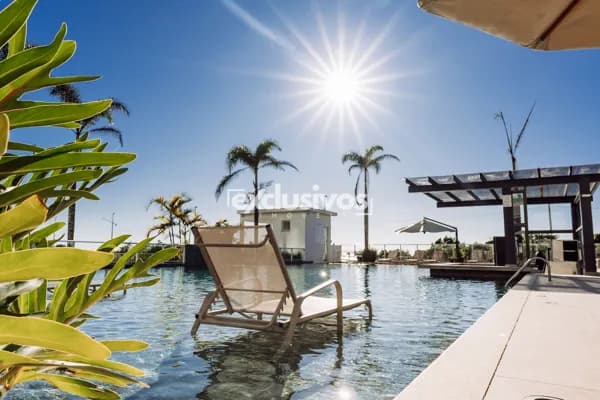 Apartamento Alto Padrão Mobiliado e Decorado com 6 dormiórios, sendo 5 suítes pronto para morar à venda em Balneário Piçarras
