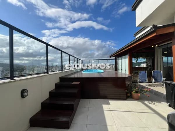 Apartamento Cobertura no Anita Garibaldi com 3 suítes e 4 vagas de garagem