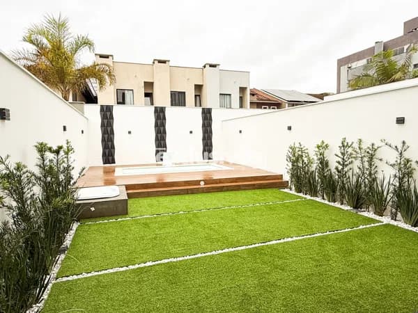 Sobrado lindo de viver à venda no Jardim Sofia com 03 suítes e piscina