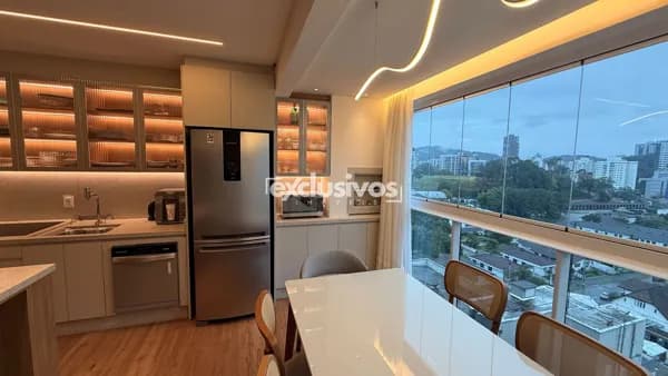 Apartamento semi mobiliado a venda no centro de Joinville - SC