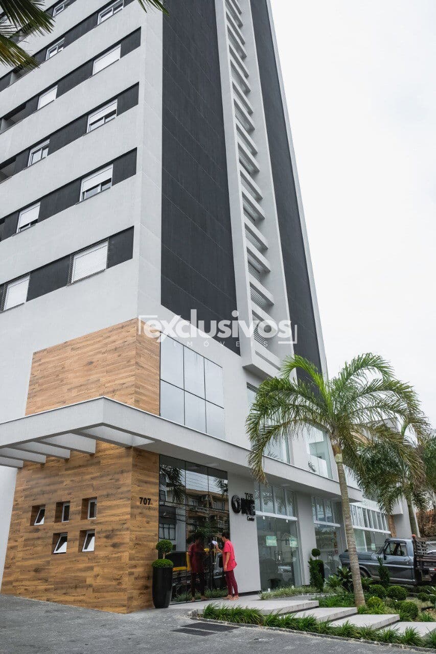 Apartamento 1 suíte + 1 dormitório c/ 73m² privativos no The One Center, no Bairro América em Joinville/SC