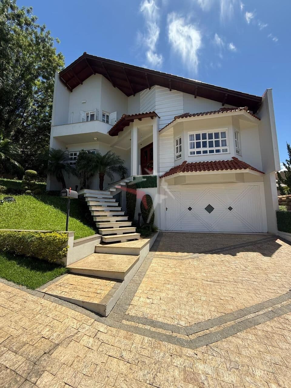 Casa alto padrão no Condomínio Cantegril