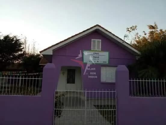 Casa à venda com 86m², 3 dormitórios e garagem para 2 carros