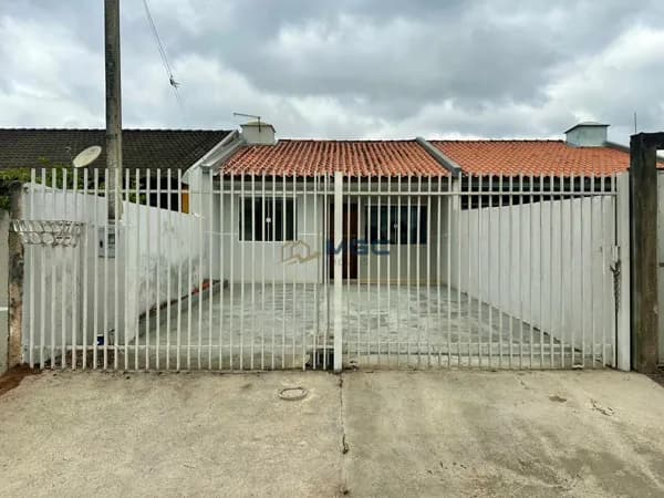 Casa térrea na Fazenda Rio Grande/PR