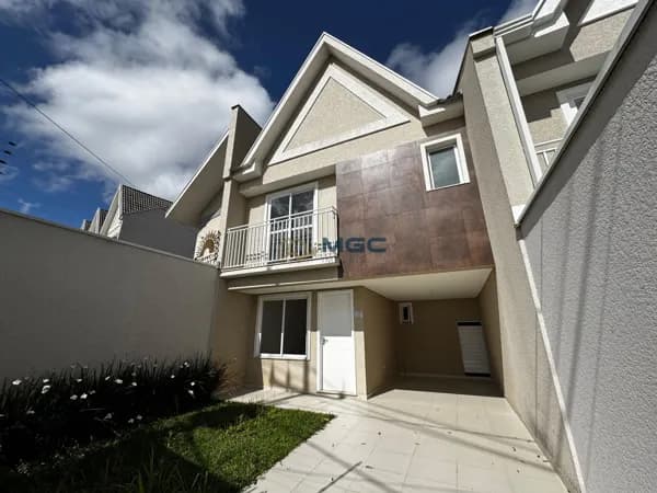 Sobrado em Condomínio - 3 Quartos - Santa Cândida