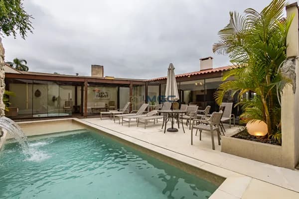 Casa Alto Padrão com Piscina