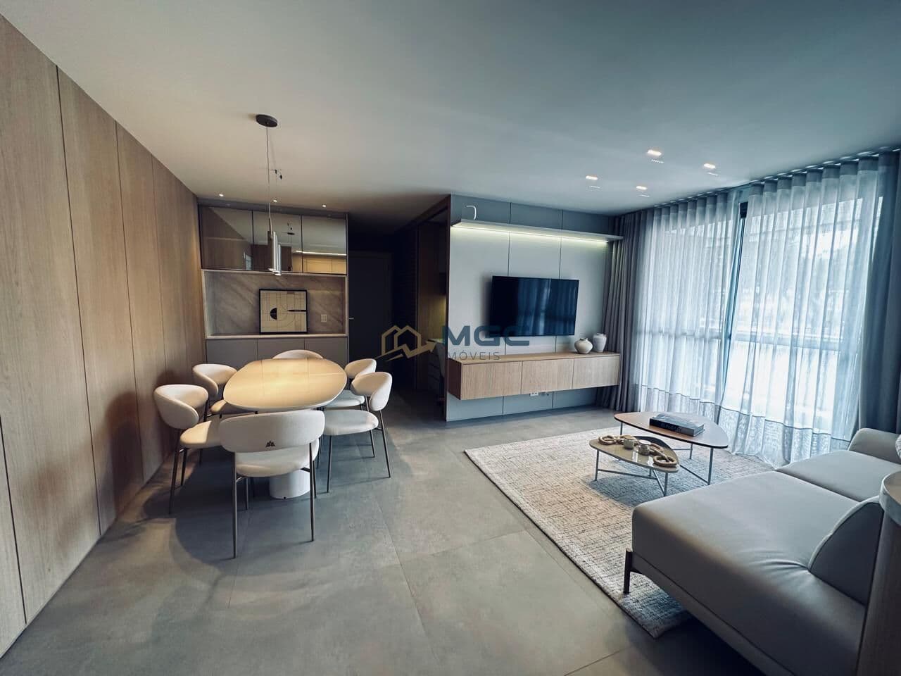 Apartamento Decorado e Mobiliado à Venda 2 Suítes 2 Vagas em Condomínio Clube Vila Isabel