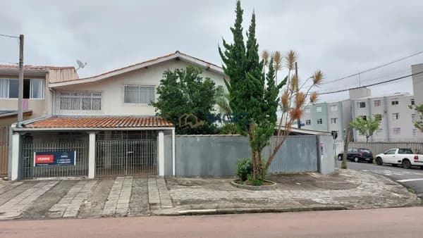 Sobrado em Curitiba - Lindóia