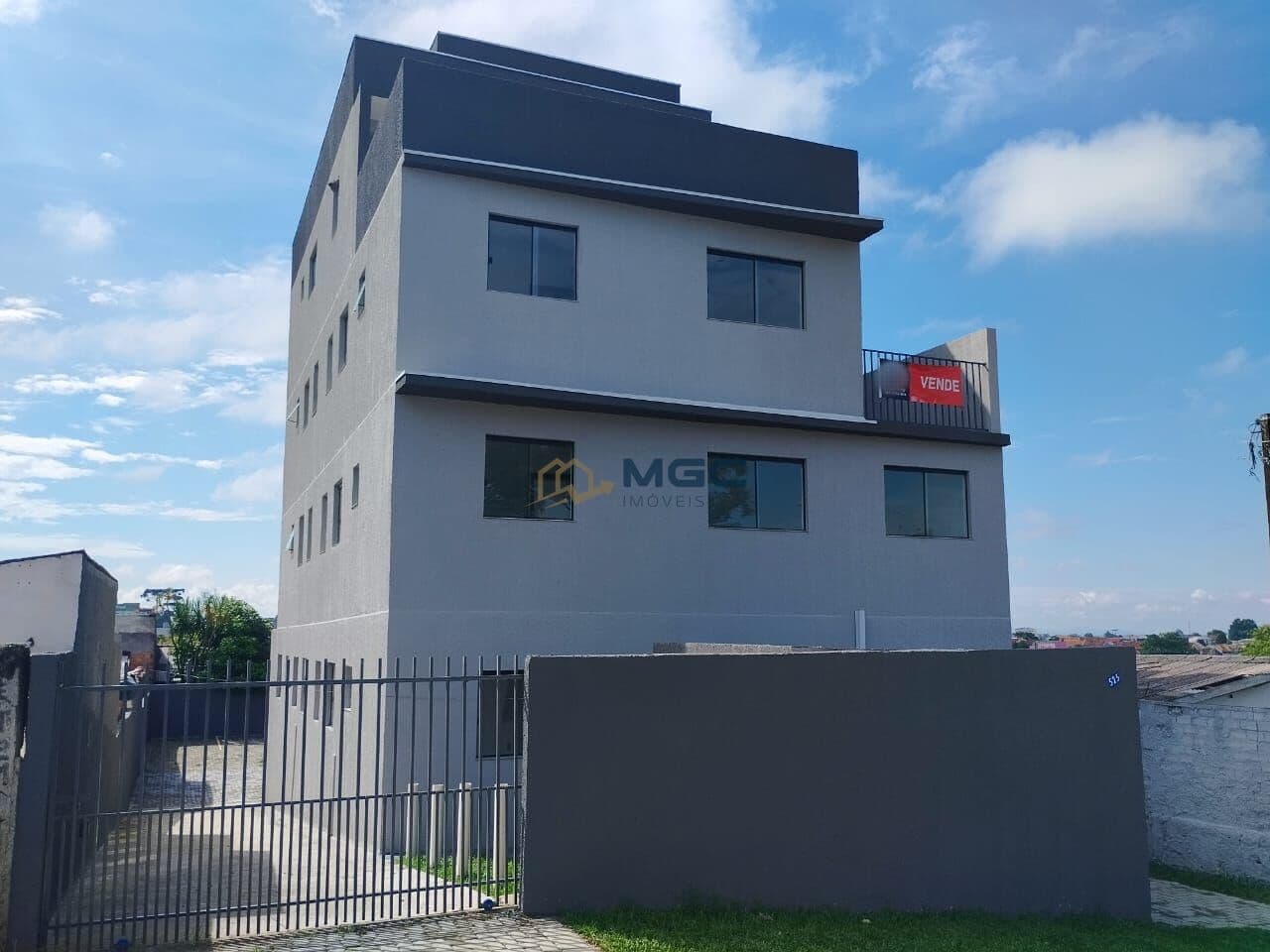 Apartamento em Colombo - Roça Grande