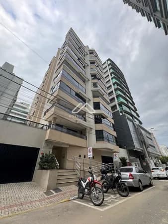 Apartamento na rua 210, Meia Praia, Itapema/SC