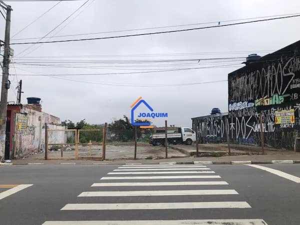 Terreno a venda em Carapicuiba na Av. Inocêncio Seráfico!