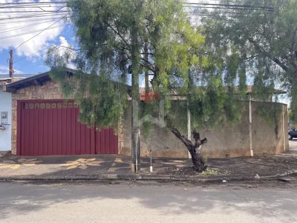Casa com 3 quartos à venda no bairro Jardim Residencial Alvorada - Araras/SP
