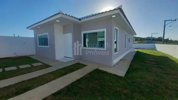 Casa em Cond. Collynas Park - Araruama