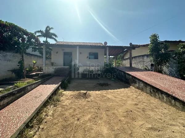 IMÓVEL A VENDA NO COQUEIRAL COM AMPLO QUINTAL !