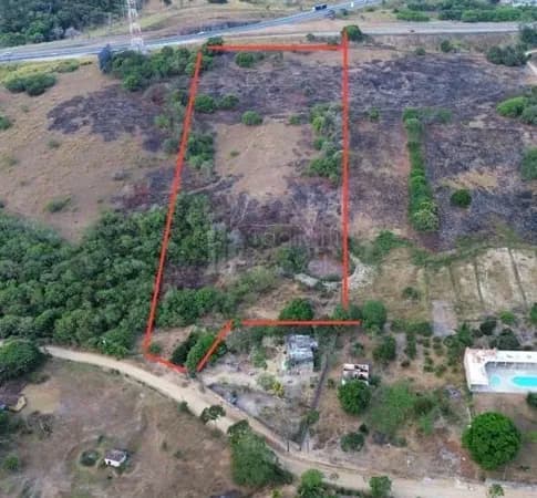 Área de 14.000m2 disponível para venda !