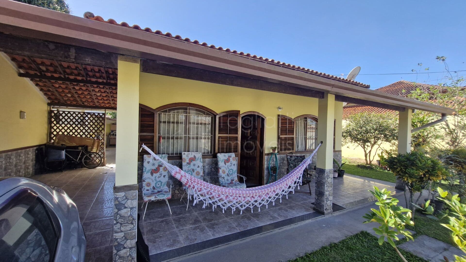 Excelente casa linear no Coqueiral