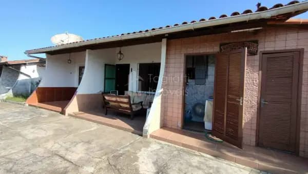 Casa à venda no bairro 15 De Novembro em Araruama/RJ