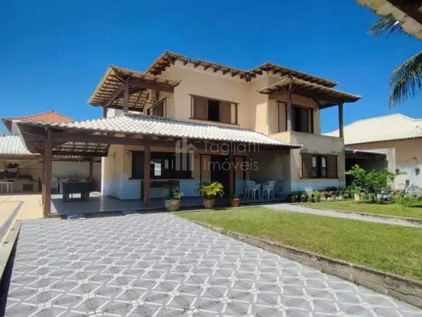 Casa à venda no bairro Parati em Araruama/RJ