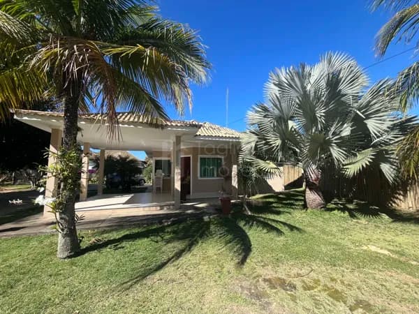 Casa Linear em condomínio no Outeiro