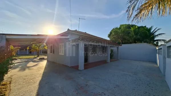 Duas casas no mesmo terreno para locação no bairro Coqueiral, Araruama/RJ.