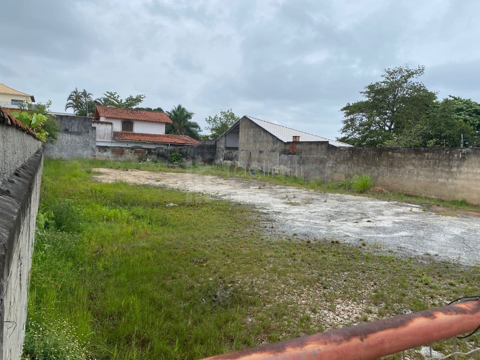 Terreno a apenas 50 metros da Lagoa de Iguabinha!