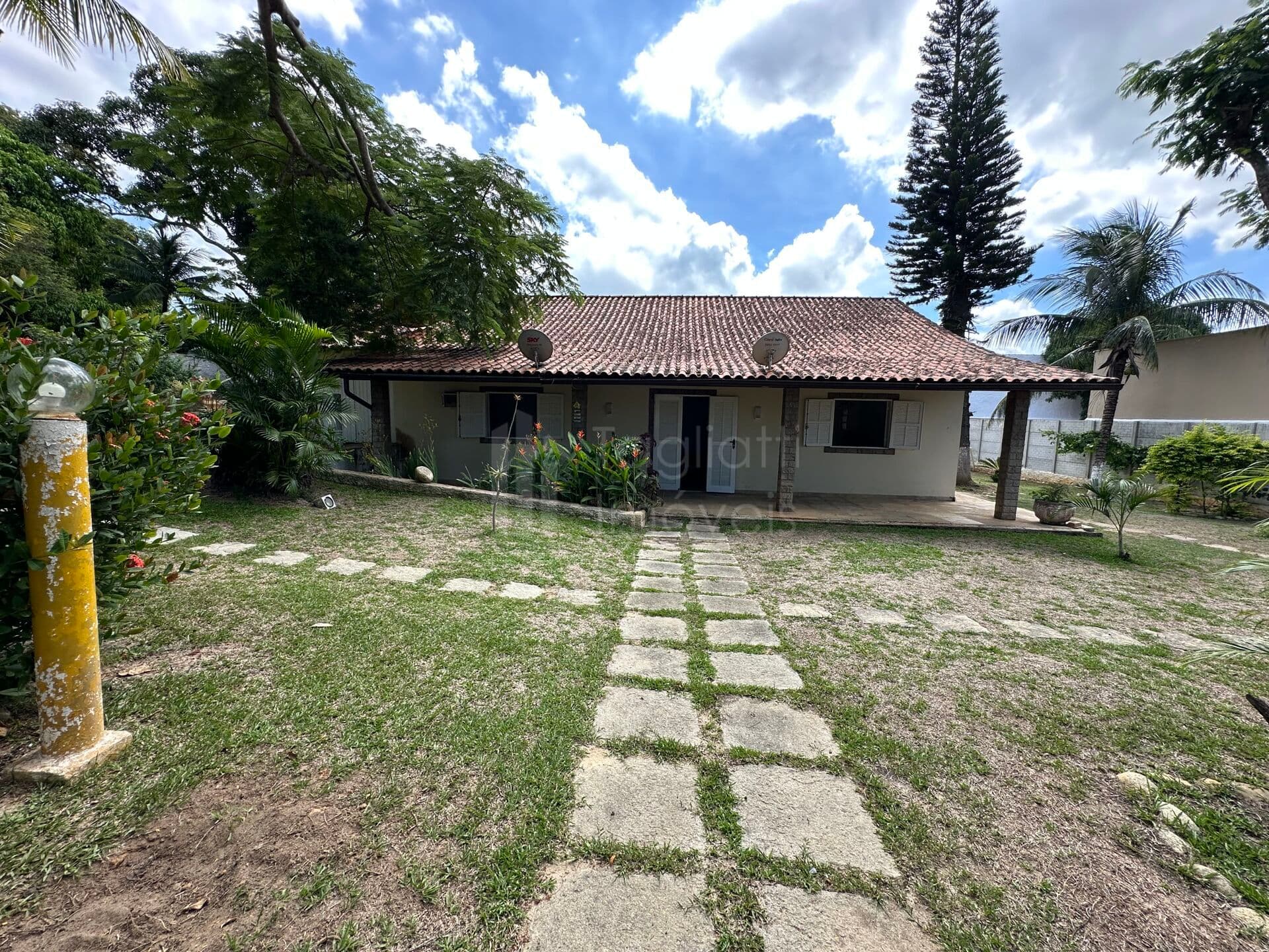 Casa Linear com terrenão no bairro Coqueiral, Araruama/RJ
